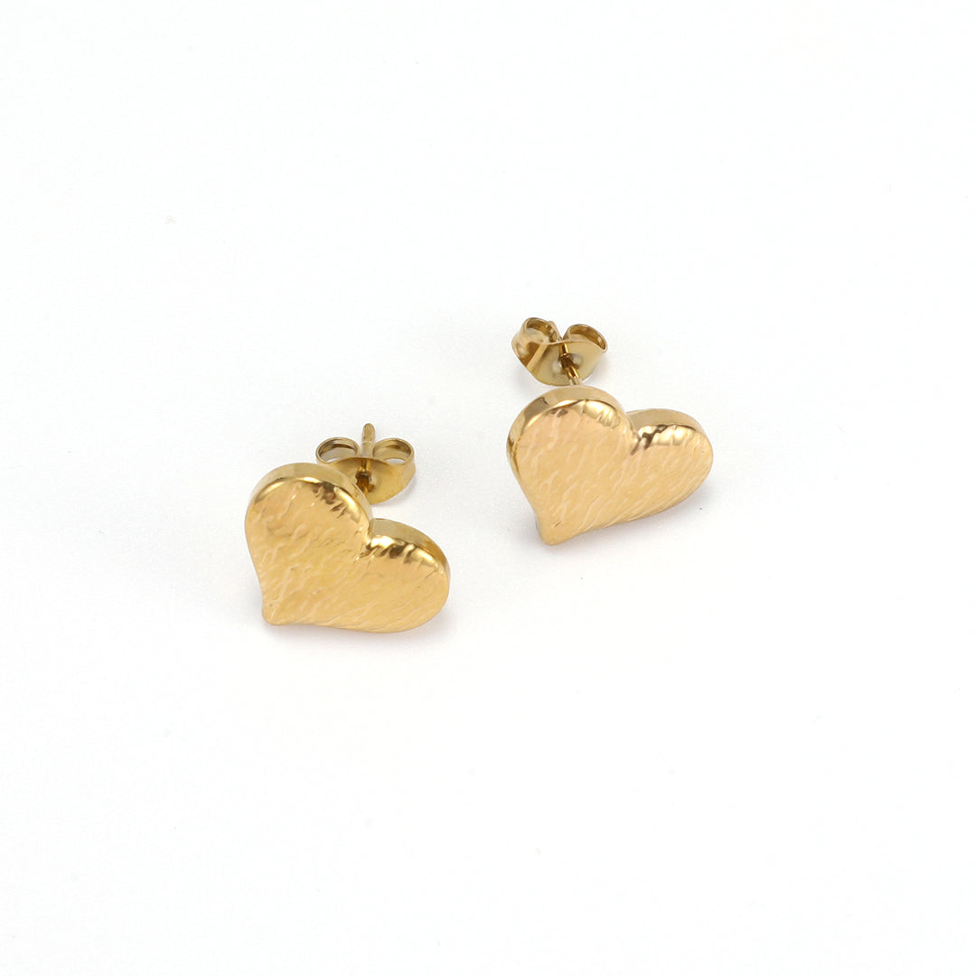 Suvy - Ribbed Heart Stud Earrings Stainless Steel