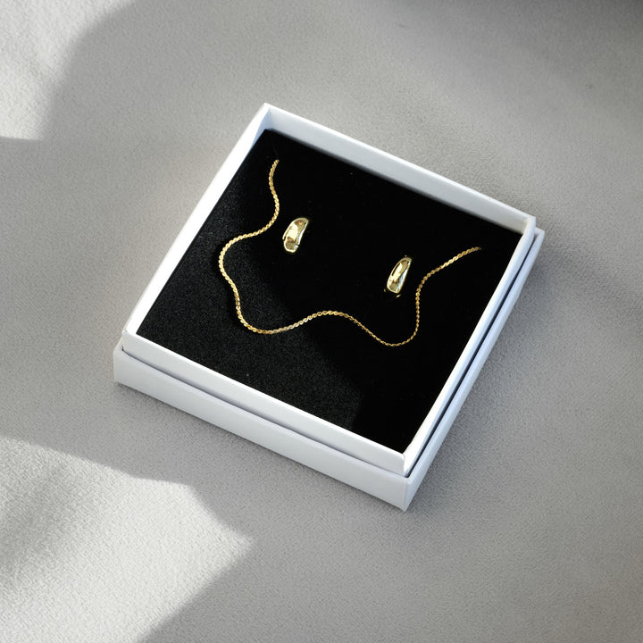 Coffret cadeau collier et boucles d'oreilles délicats