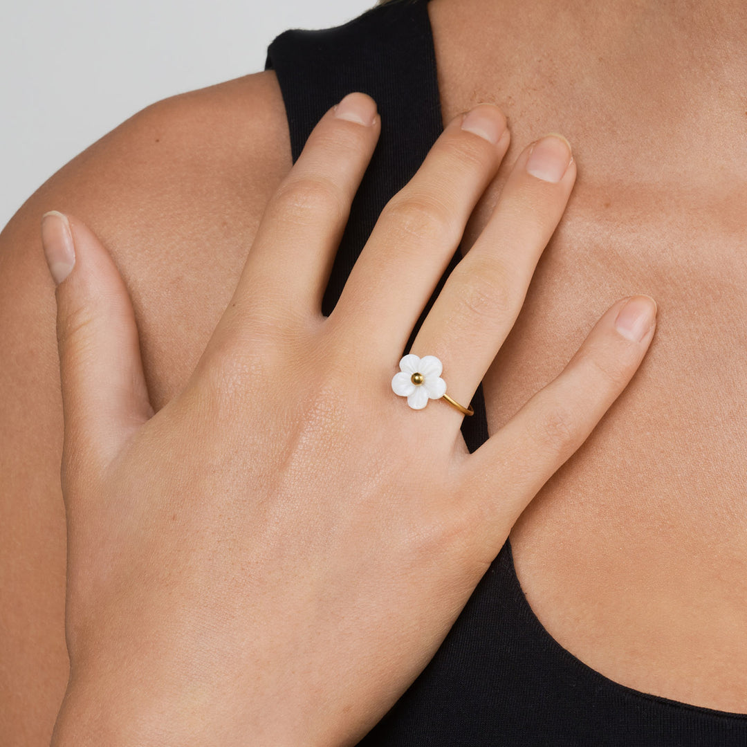 Ellen - Bague Fleur Blanche Ajustable en Acier Inoxydable